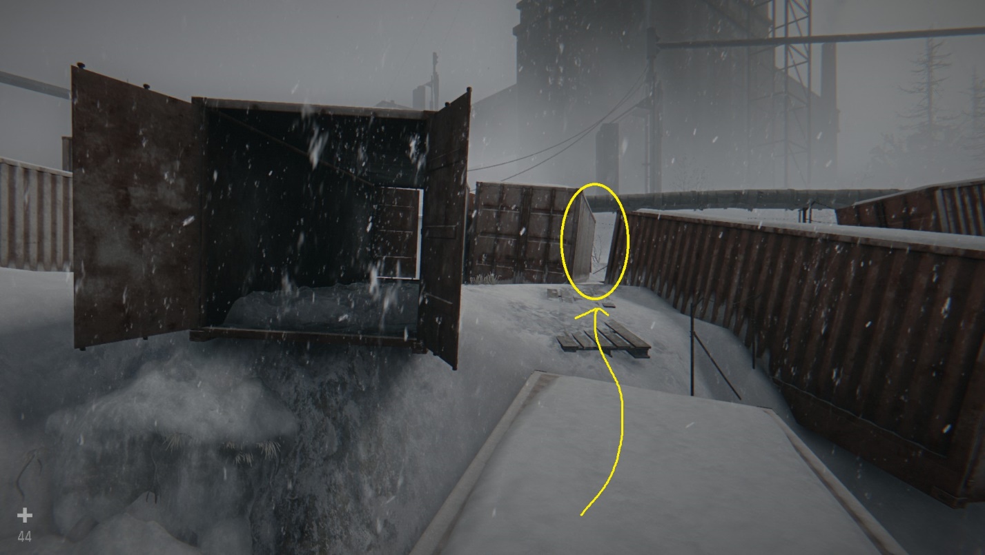 Останки странного существа подо льдом в бетонном колодце