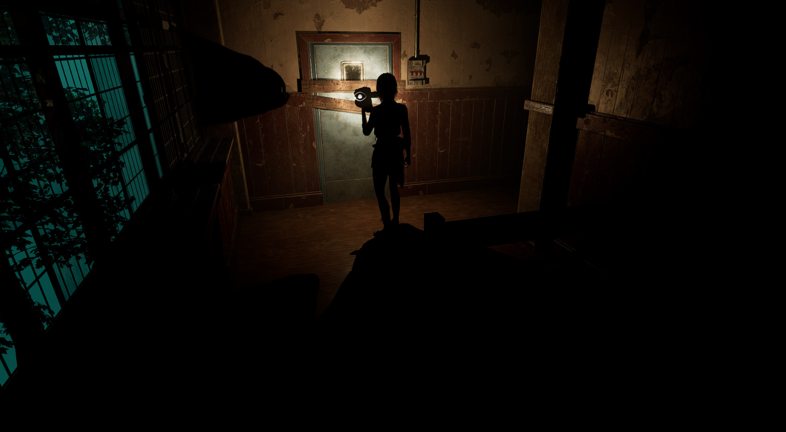 Компьютерный класс в подвале Tormented Souls 2 с доской и новыми символами