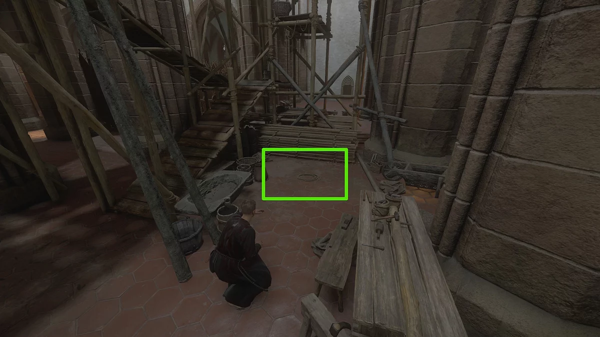 Верёвка из лыка у подъемника возле алтаря в Kingdom Come Deliverance 2