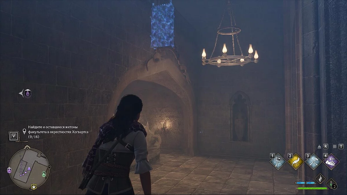 Шкаф номер 14 слева от лестницы