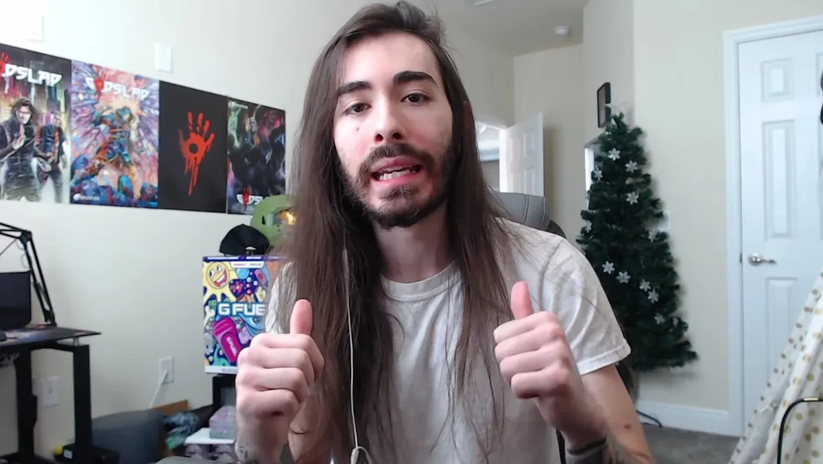 Чарльз Уайт-младший — стример, озвучивший Сонара