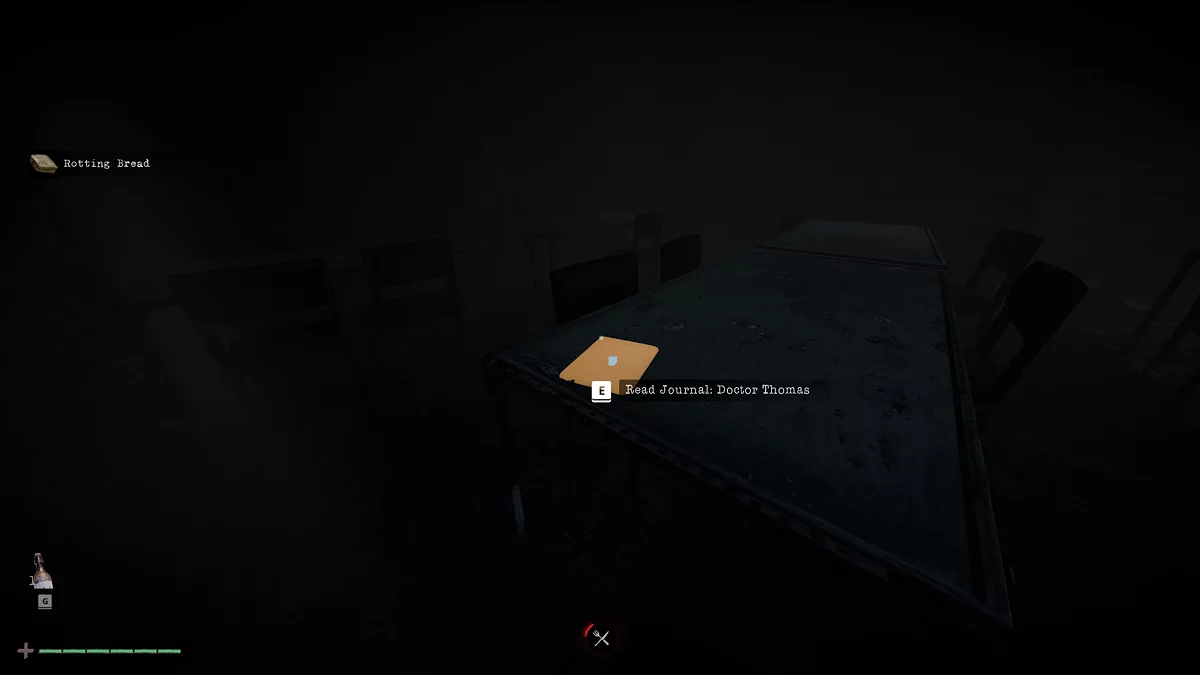 Припасы на столе - мясо, тушёнка, хлеб