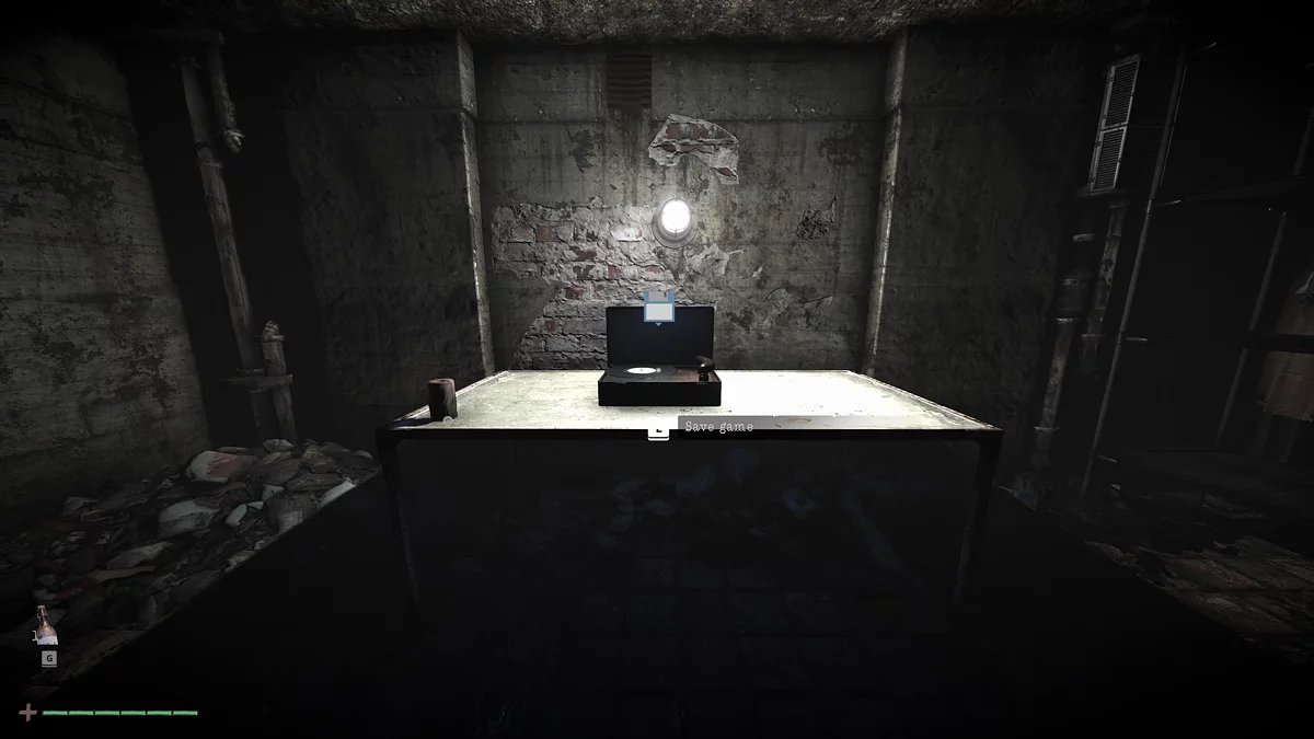 Ящики с припасами у комнаты с сохранением