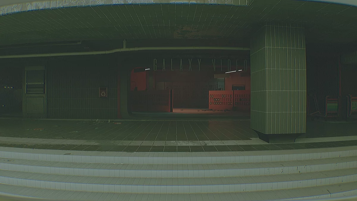 Большой открытый зал торгового комплекса