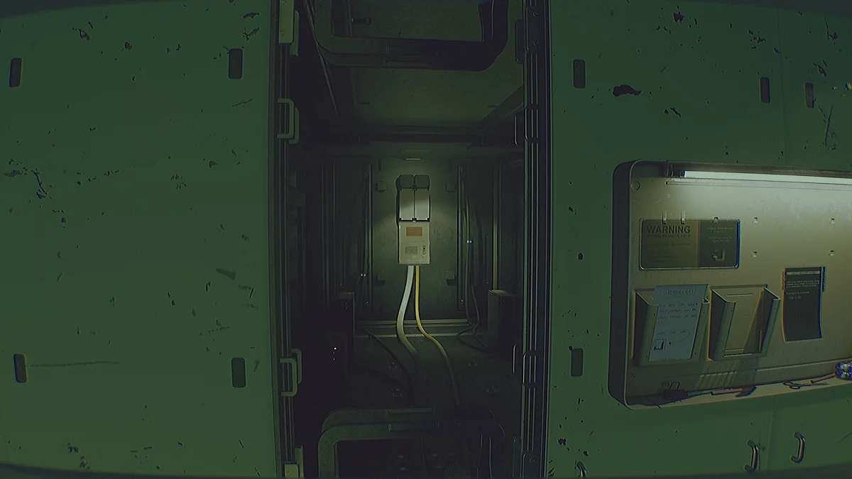 Коридор с углублением где лежит аккумулятор для ИПК