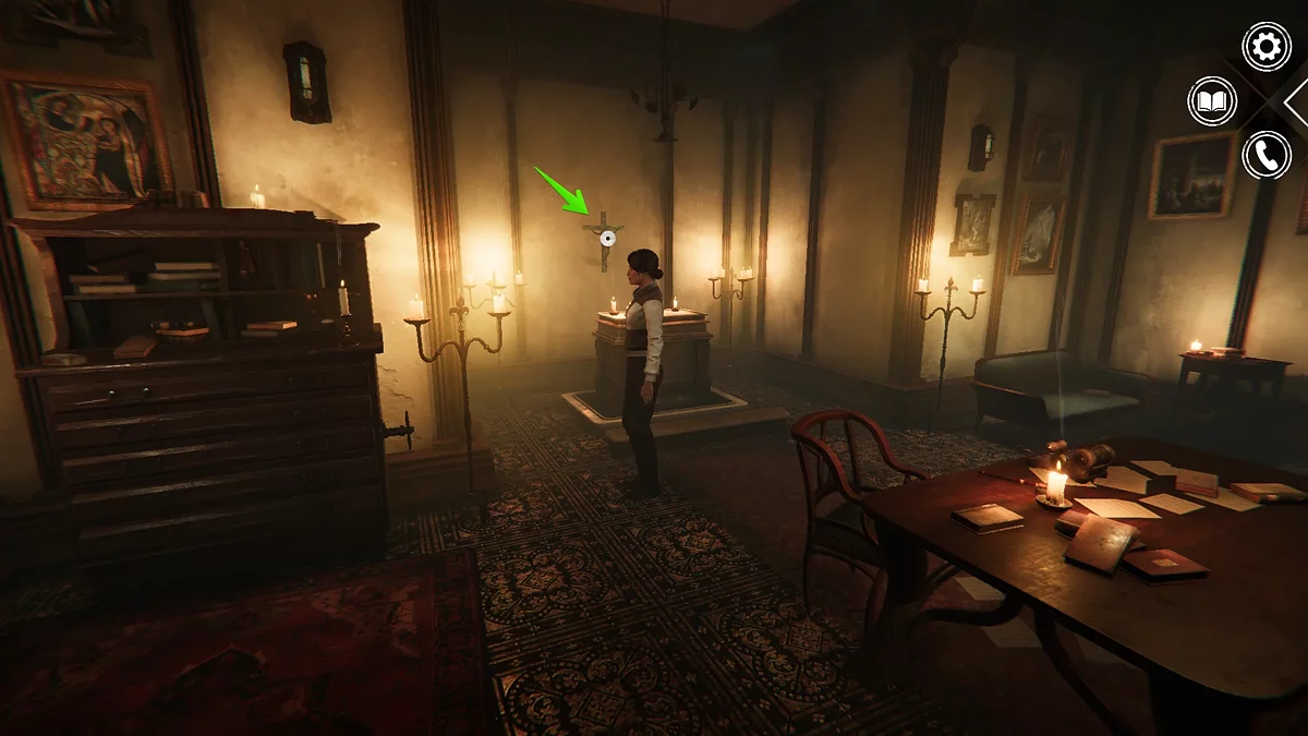 Распятие на стене скрывающее потайную нишу с ключом