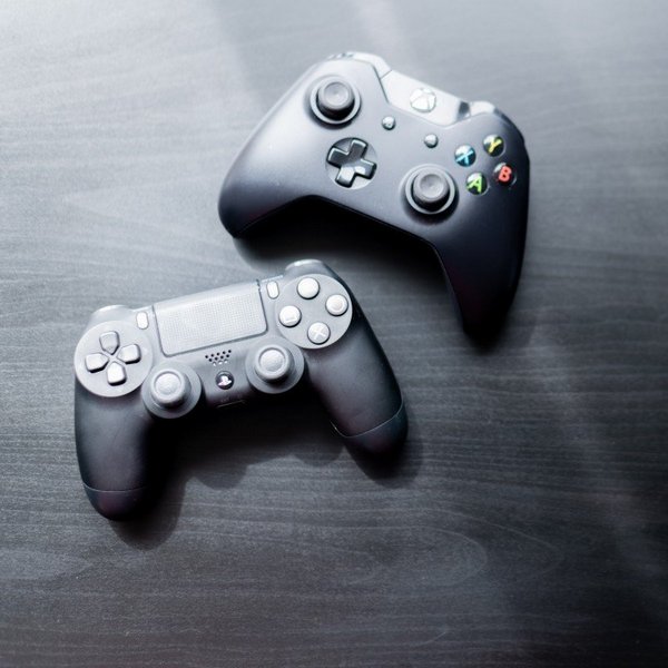 Обложка Фил Спенсер обещает, что консоль Xbox Scarlett не окажется «за бортом»