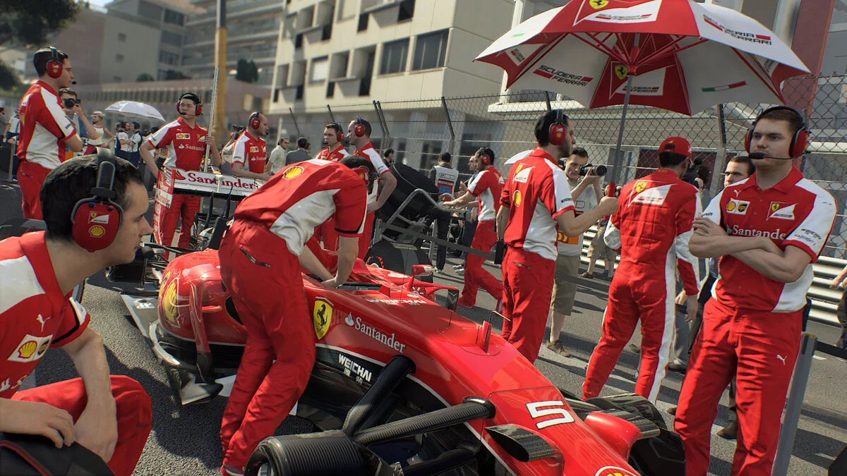 Скриншот из игры F1 2015 - 44