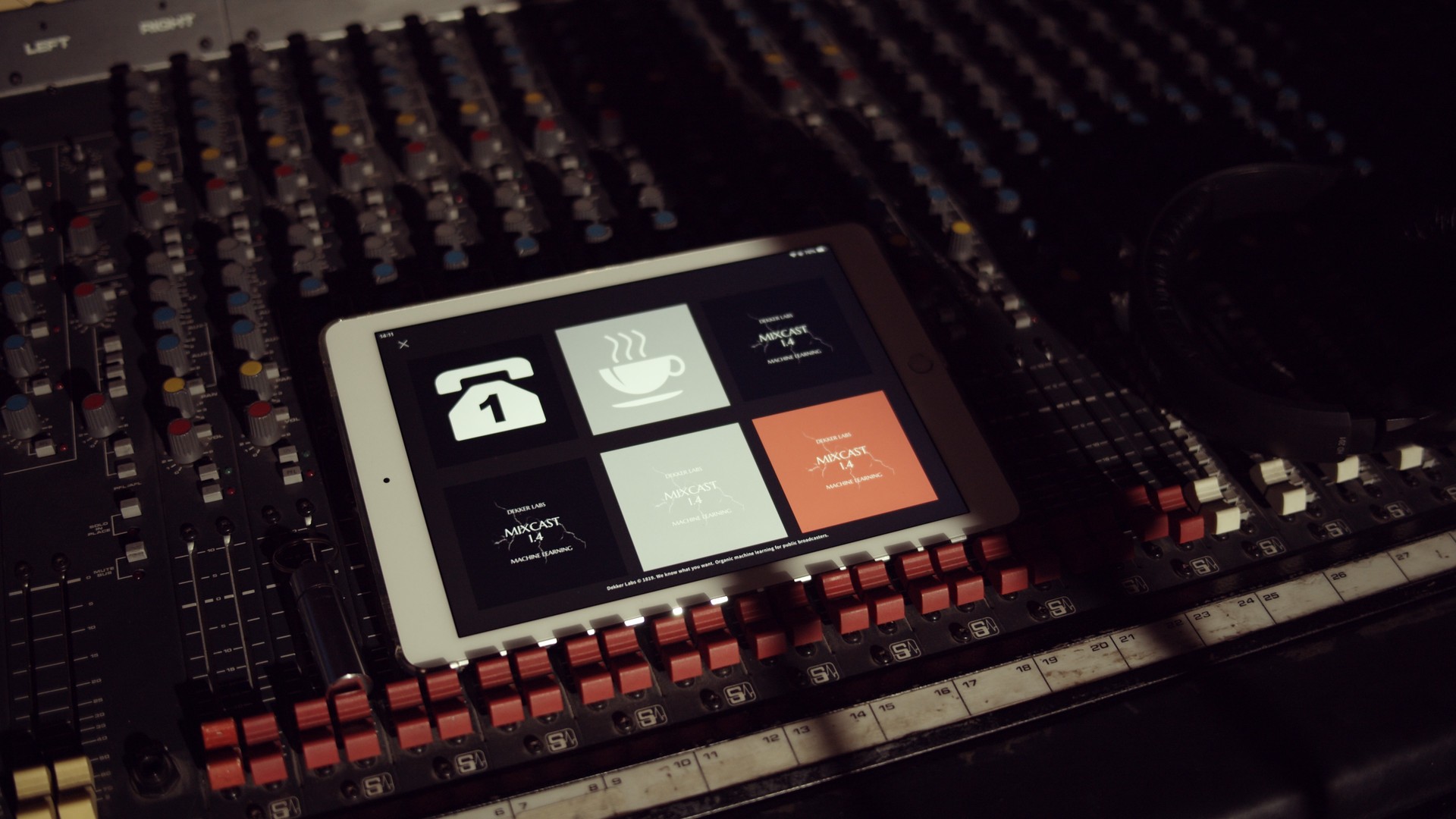 Скриншот из игры Dark Nights with Poe and Munro - 25