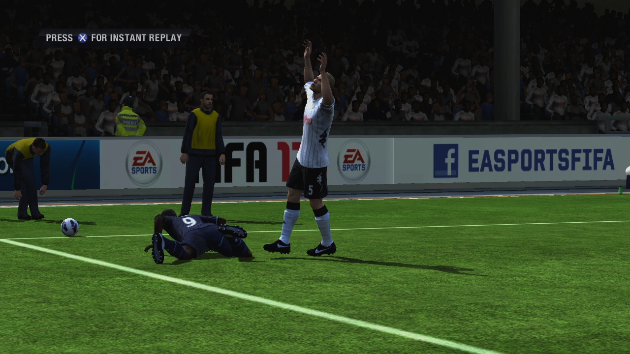 Скриншот из игры FIFA 13 - 97