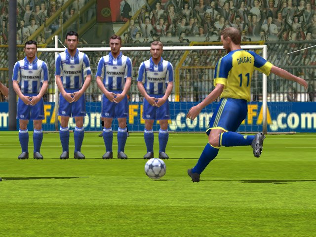 Скриншот из игры FIFA 2005 - 26