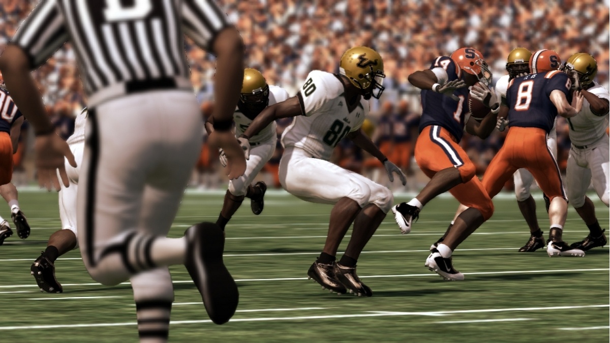 Скриншот из игры NCAA Football 11 - 28