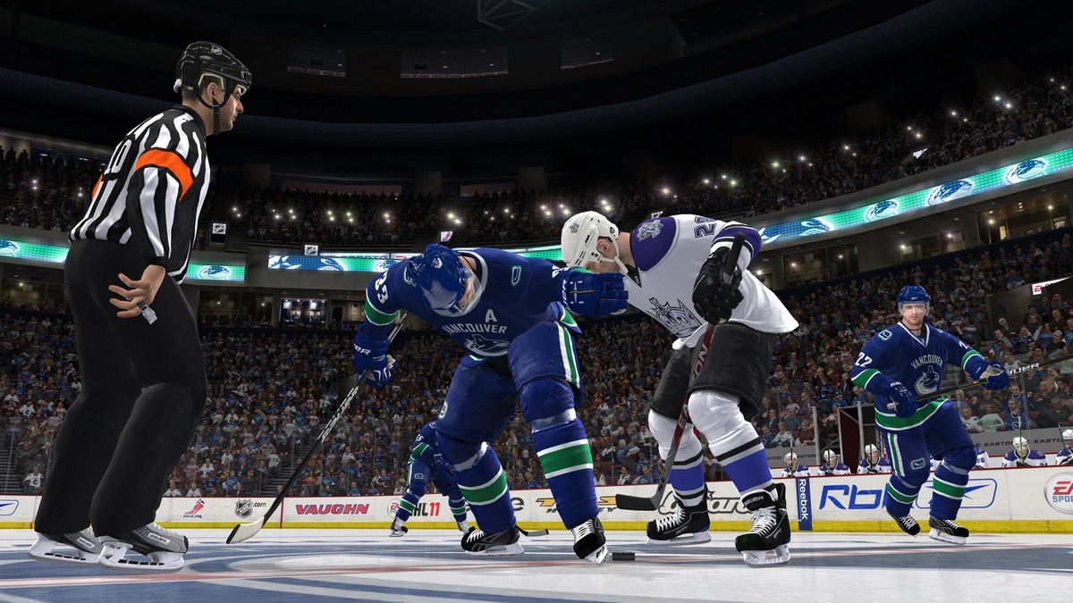 Скриншот из игры NHL 11 - 13