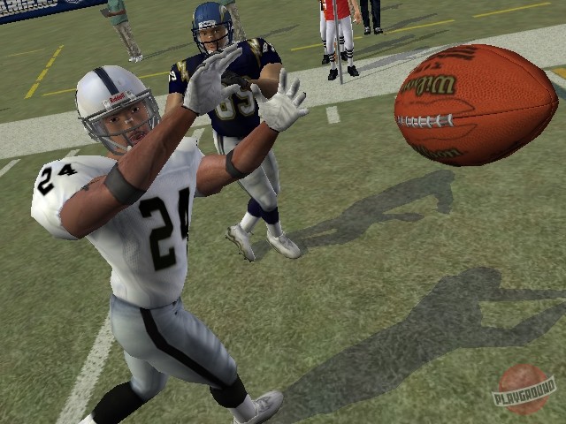 Скриншот из игры Madden NFL 2004 - 7