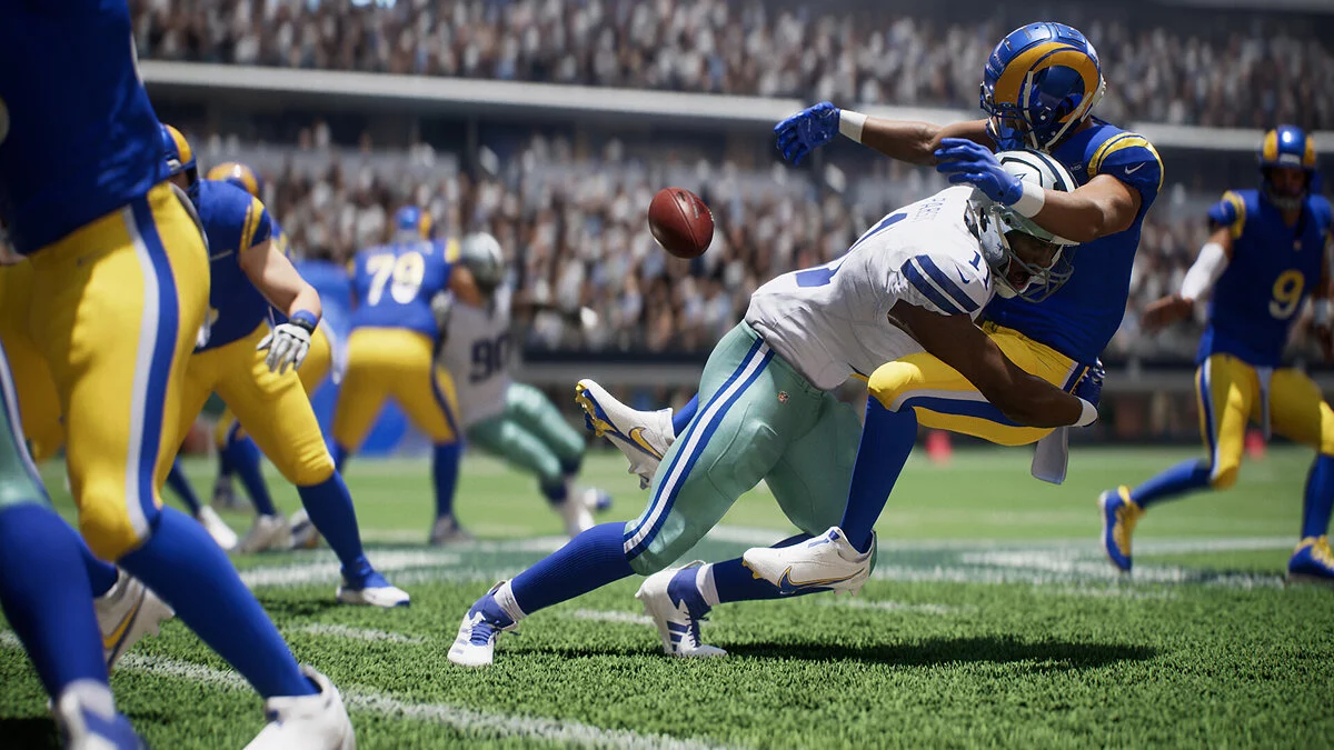 Скриншот из игры Madden NFL 25 - 26