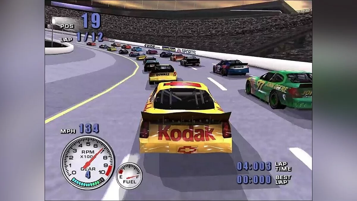Скриншот из игры NASCAR 2001 - 6
