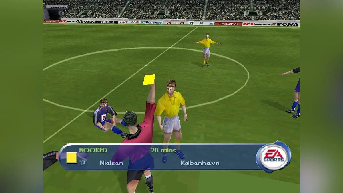 Скриншот из игры FIFA 2001 - 15