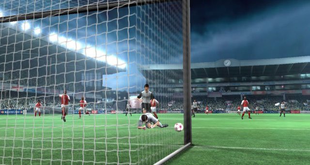 Скриншот из игры UEFA Champions League 2004-2005 - 44