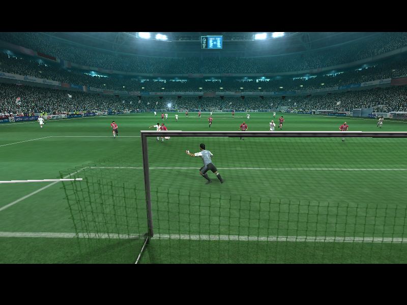 Скриншот из игры UEFA Champions League 2004-2005 - 64