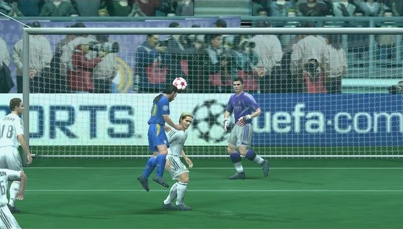 Скриншот из игры UEFA Champions League 2004-2005 - 70