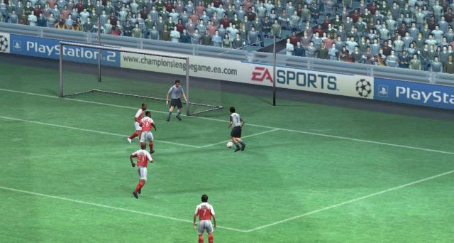 Скриншот из игры UEFA Champions League 2004-2005 - 34