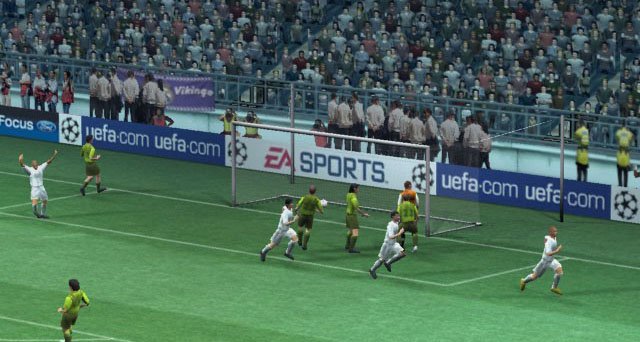 Скриншот из игры UEFA Champions League 2004-2005 - 66