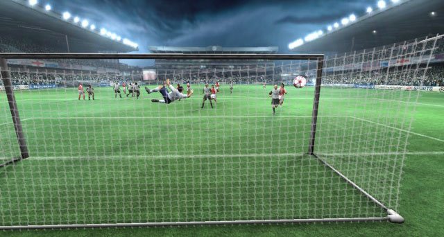 Скриншот из игры UEFA Champions League 2004-2005 - 40