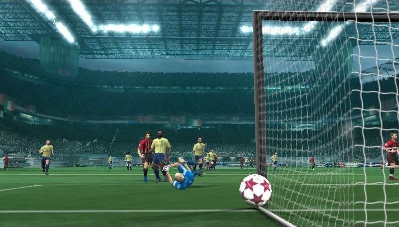 Скриншот из игры UEFA Champions League 2004-2005 - 5