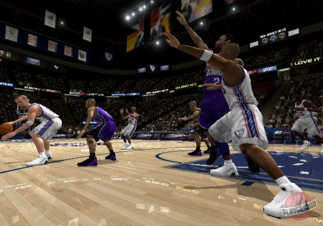 Скриншот из игры NBA Live 2004 - 1