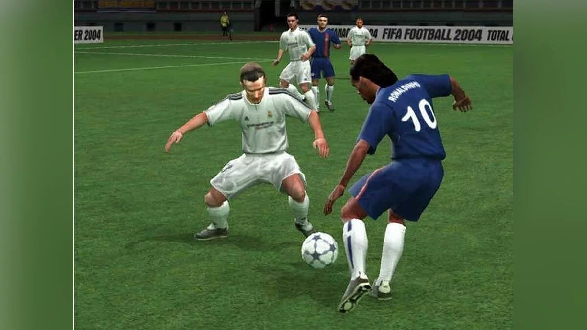 Скриншот из игры FIFA Soccer 2004 - 1