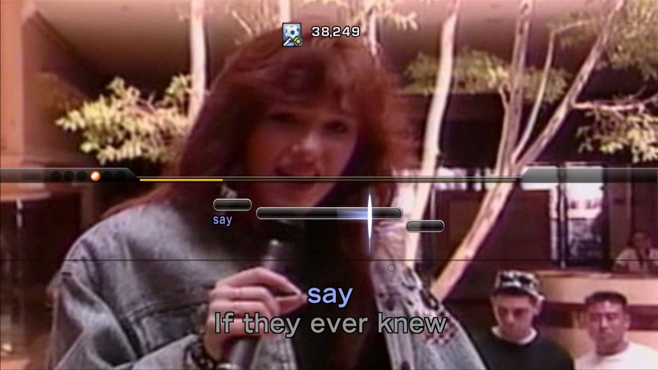 Скриншот из игры Lips: Party Classics - 3