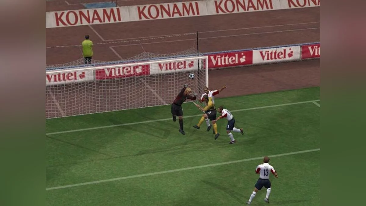 Скриншот из игры Pro Evolution Soccer 3 - 4