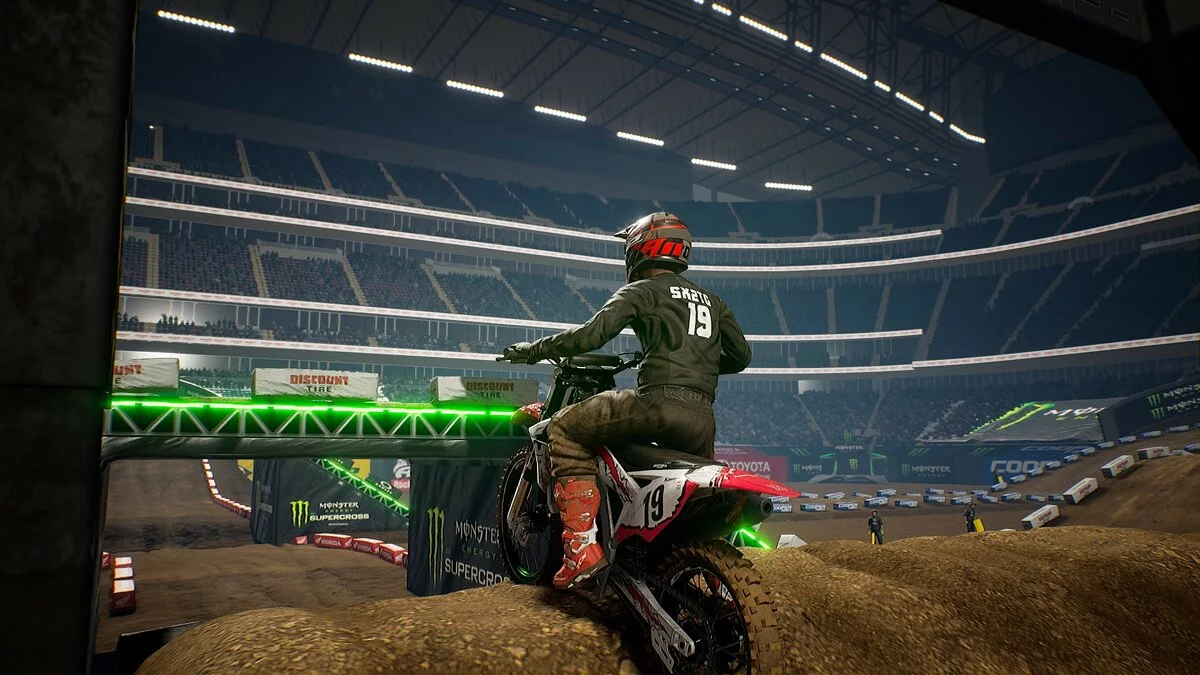 Скриншот из игры Monster Energy Supercross 2 - 10