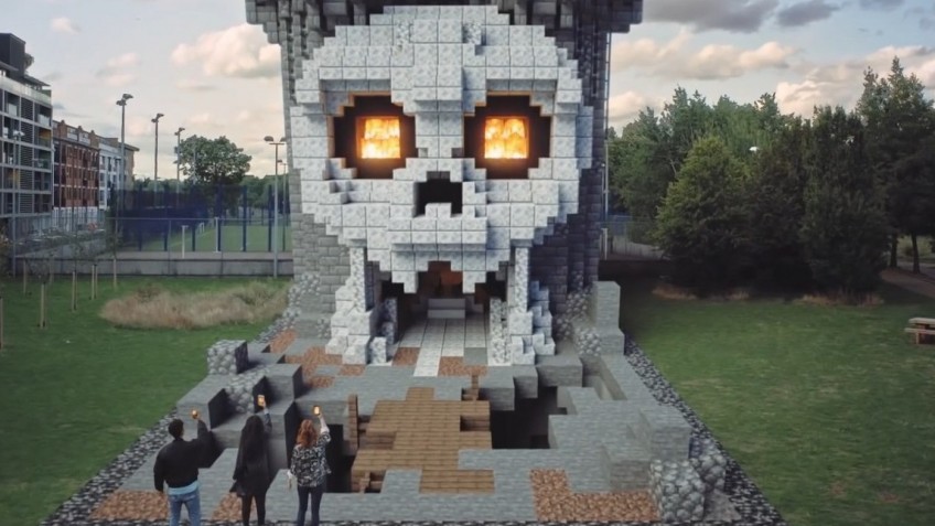 Скриншот из игры Minecraft: Earth - 1