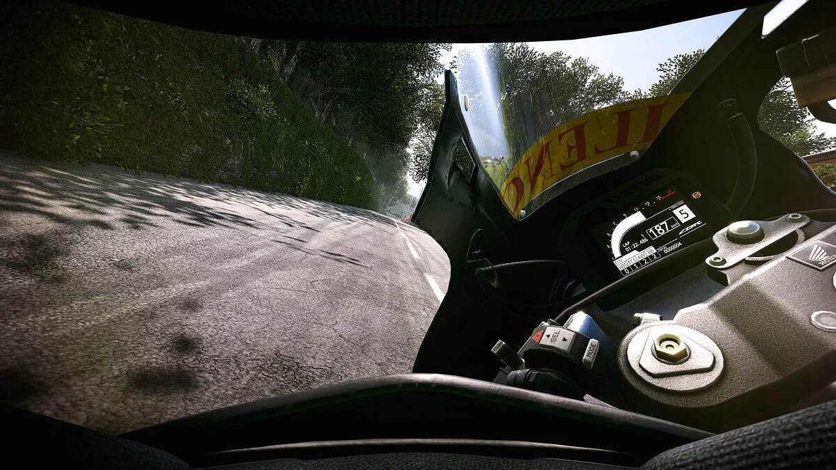 Скриншот из игры TT Isle of Man Ride on the Edge 3 - 26