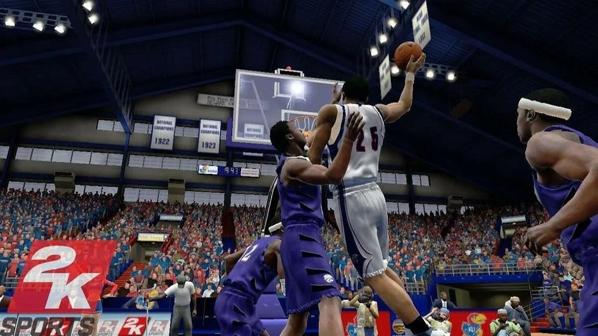 Скриншот из игры College Hoops 2K8 - 10