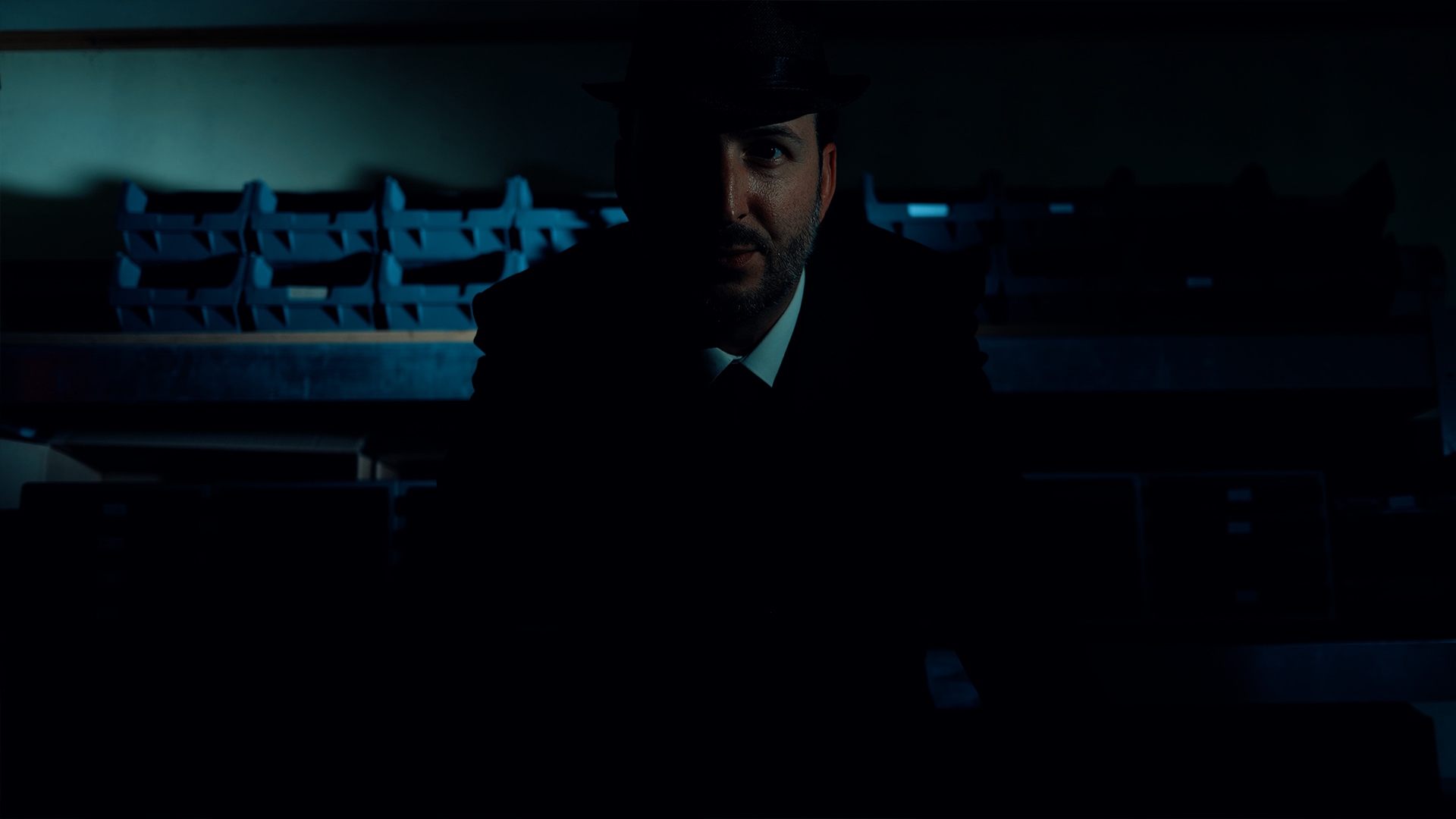 Скриншот из игры The Shapeshifting Detective - 21